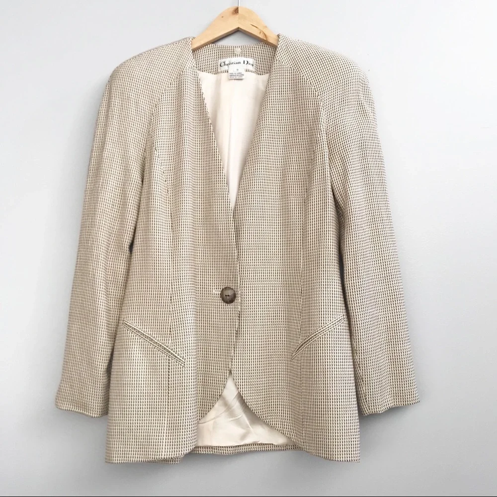 Elegant Cream Women's Blazer - Picture 4 of 8